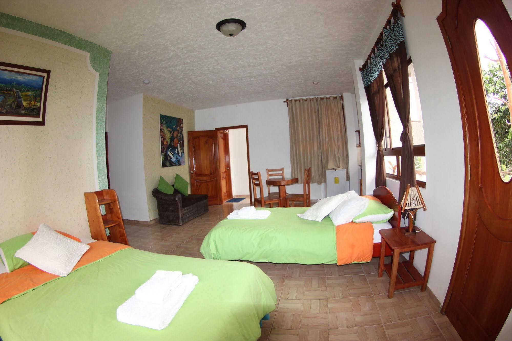 Hotel Twin Galapagos 阿约拉港 外观 照片